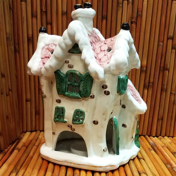 Santa's Cozy Corner Tealight Cottage - Picture 4 of 6